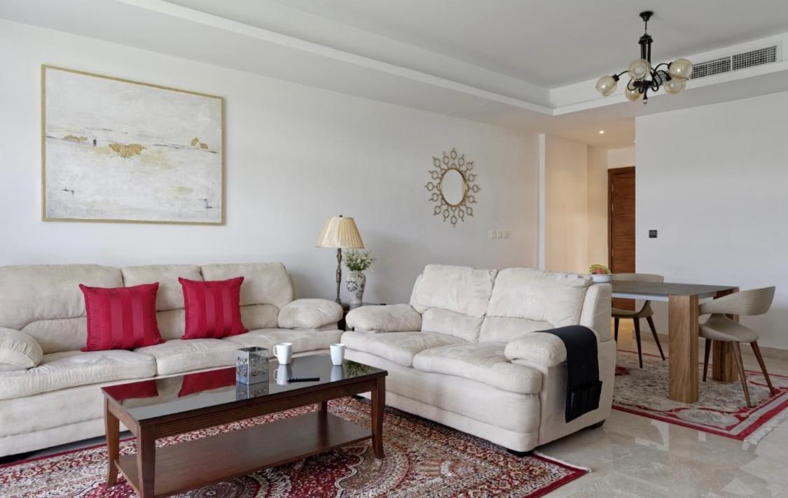 Luxury 2 Bedroom Ground Floor Apartment With Private Garden In Cairo Festival City Exterior photo